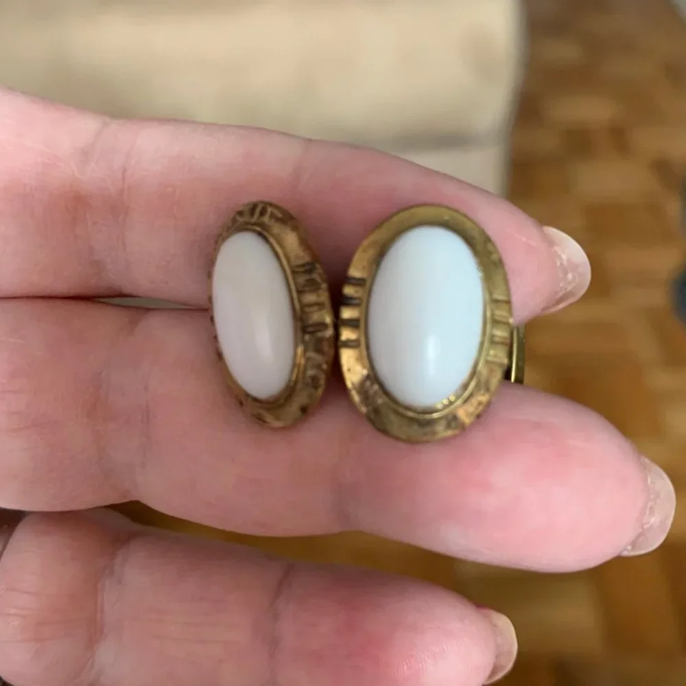 Vintage 1950 Men Cufflinks Gold Tone & White Agate